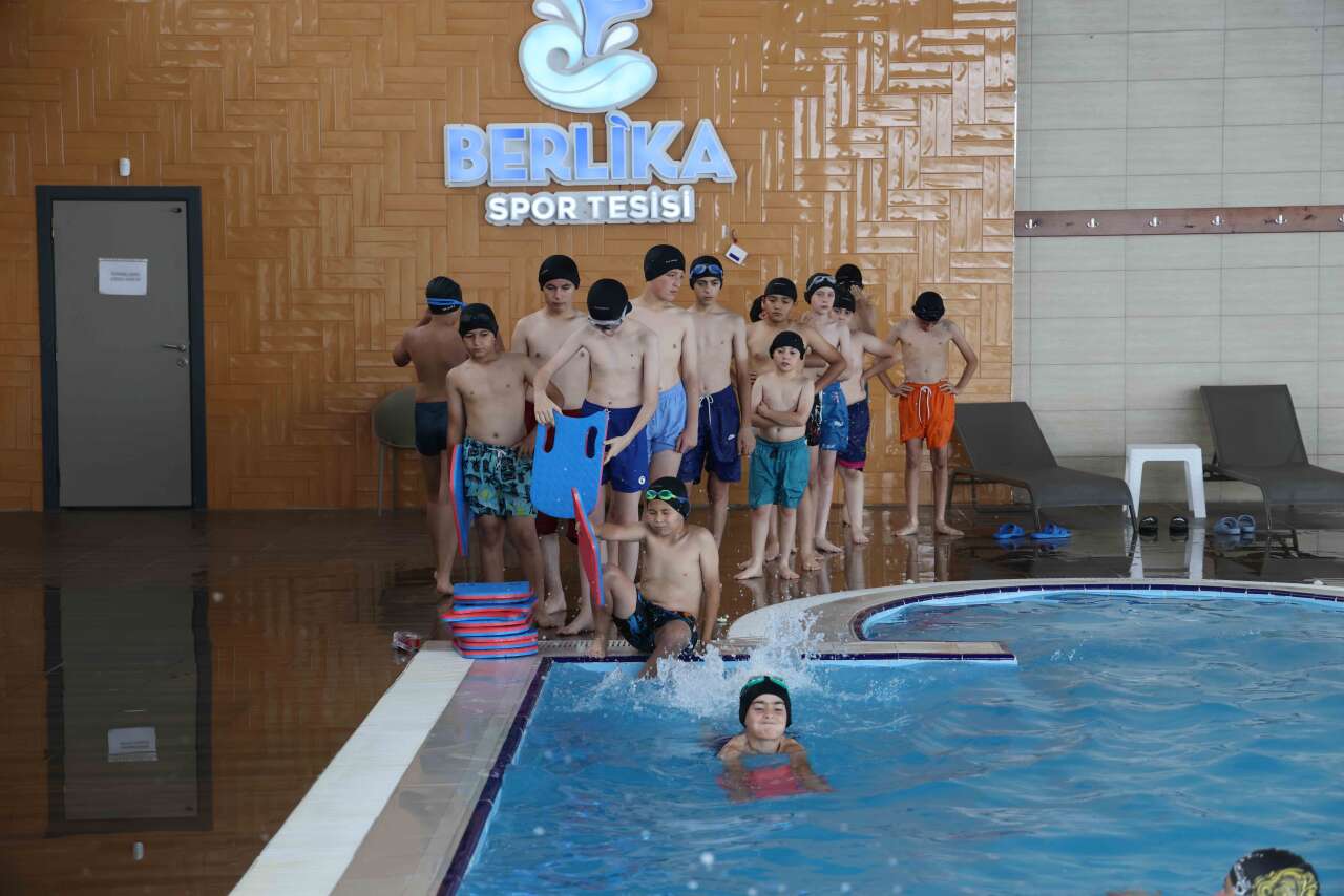 Çocuklar sahaya çıktı, aileler tribündeki yerini aldı! Konya’da spor şöleni 12